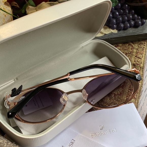 Authentic SWAROVSKI ROUND 51 metal/Acetate SWAN crystals sunglasses - Picture 4 of 16